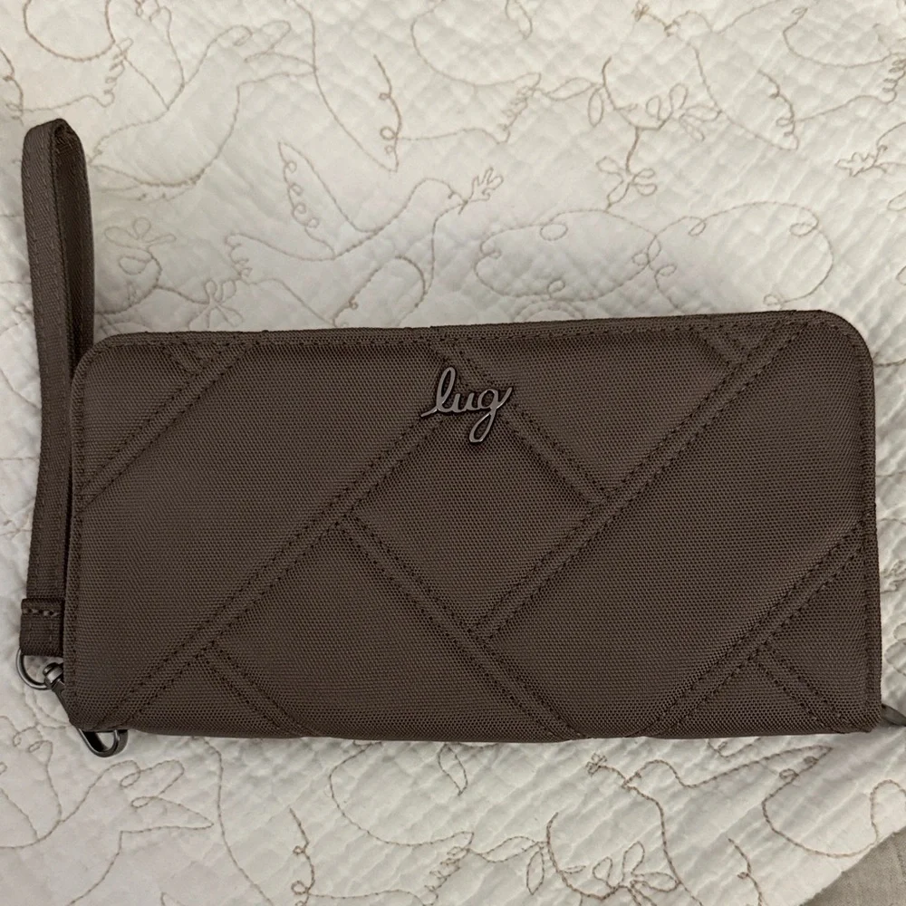 Lug Arabesque Ultra X Zip RFID Wallet